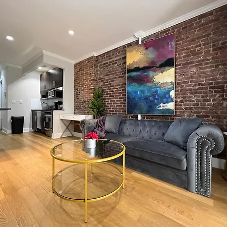 The Avalon Luxe Apartment